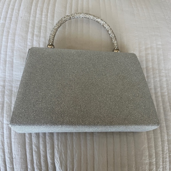 Margaret d’Breaux Silver Small Evening Small Purse Top Handle Cross Body Chain - Picture 3 of 4